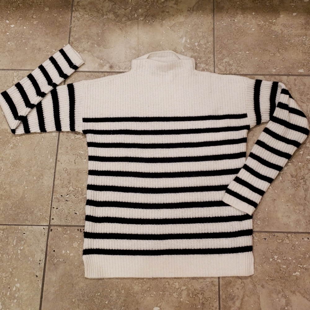 Ann Taylor striped sweater. sz XS.